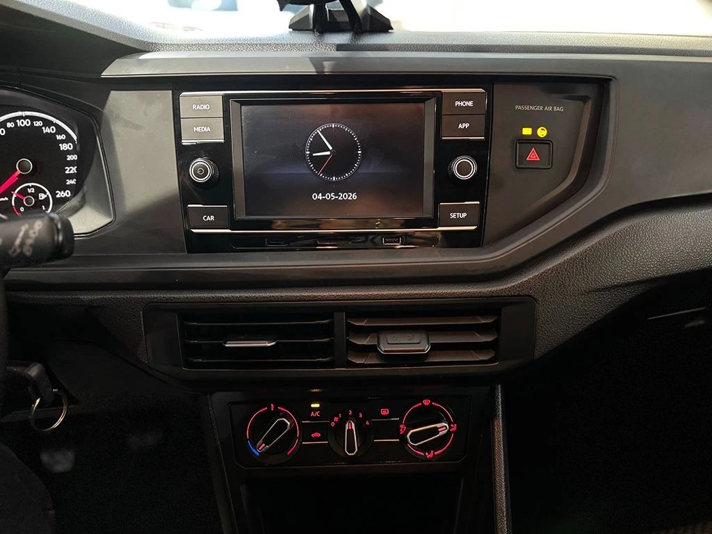 VOLKSWAGEN POLO
