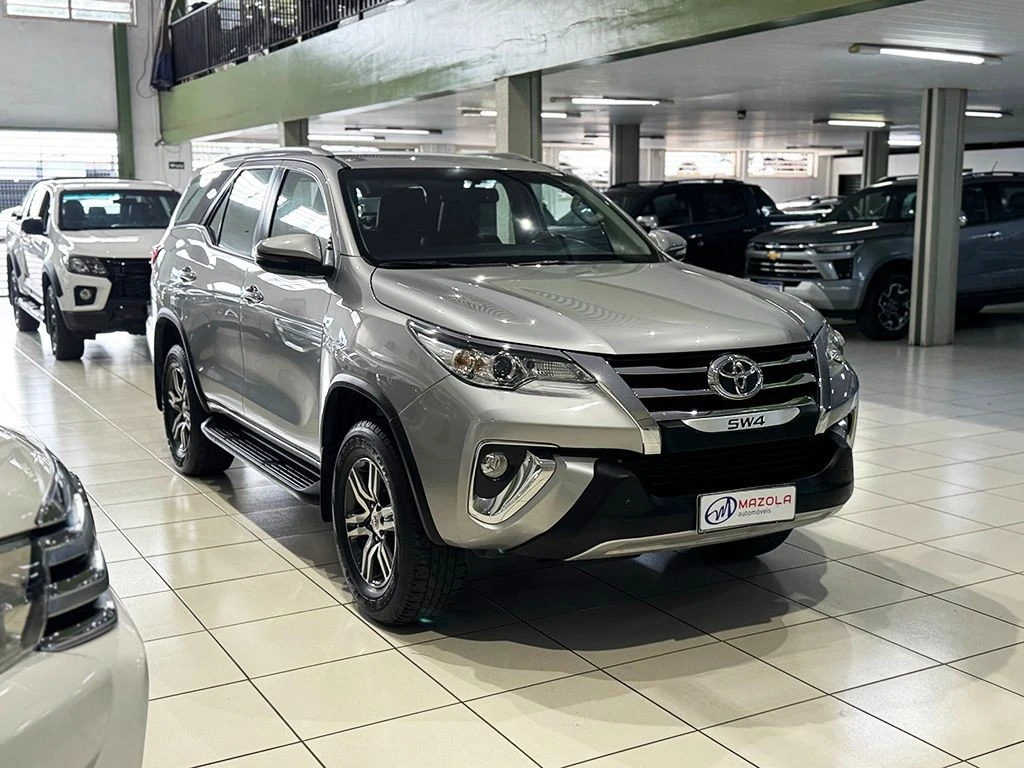 TOYOTA HILUX SW4