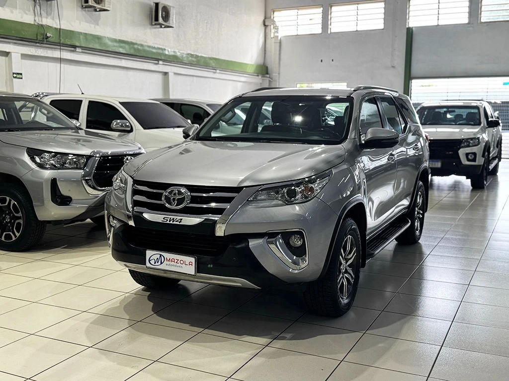TOYOTA HILUX SW4
