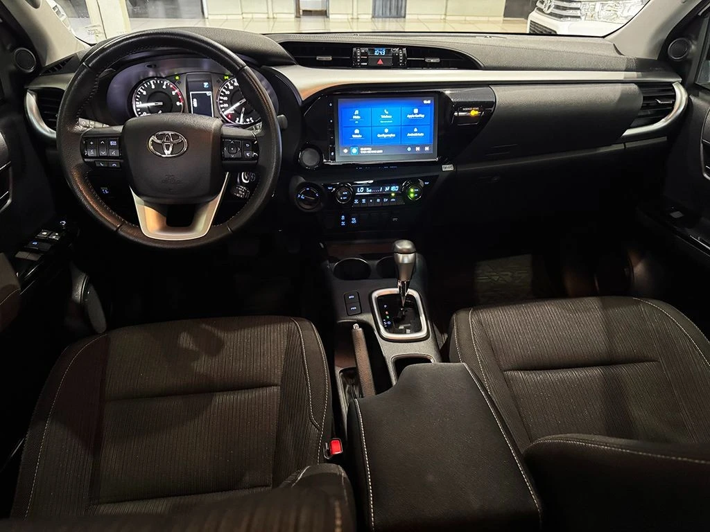 TOYOTA HILUX