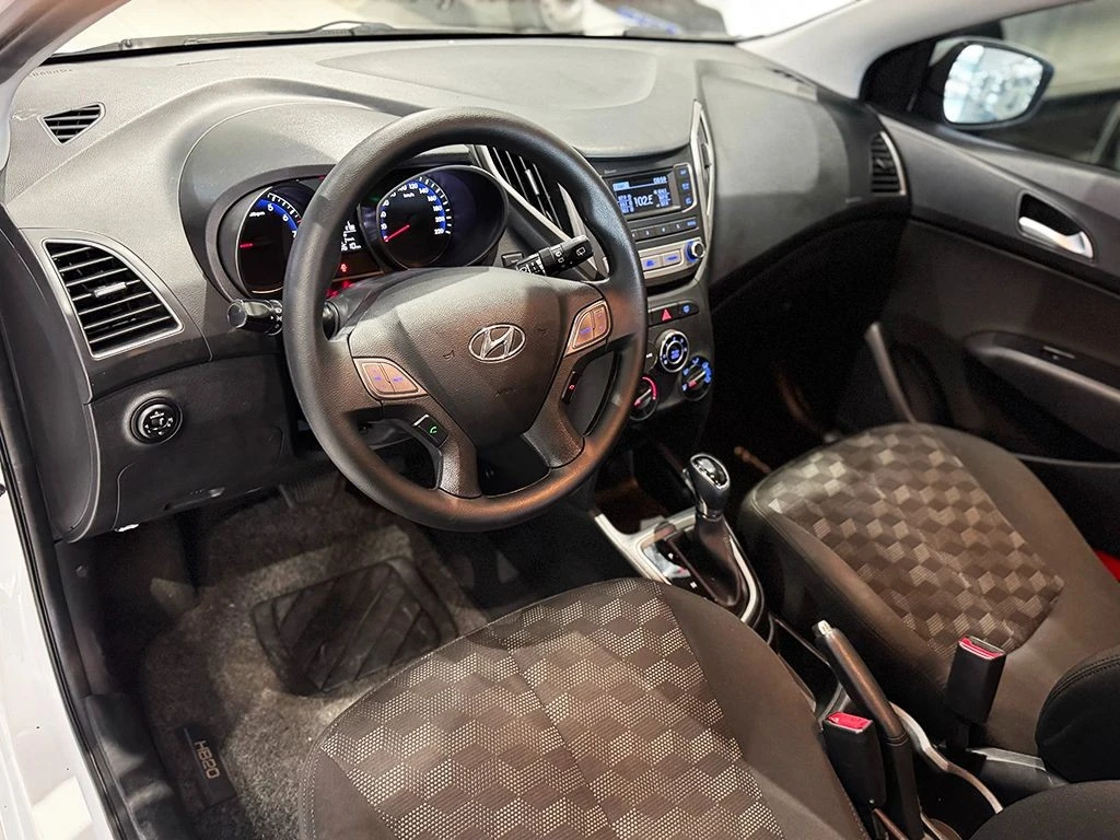HYUNDAI HB20