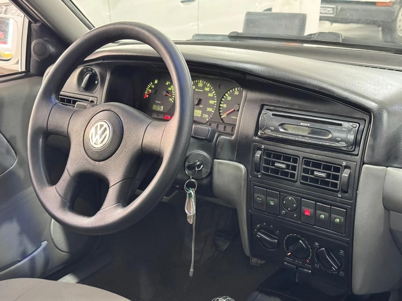 VOLKSWAGEN SANTANA