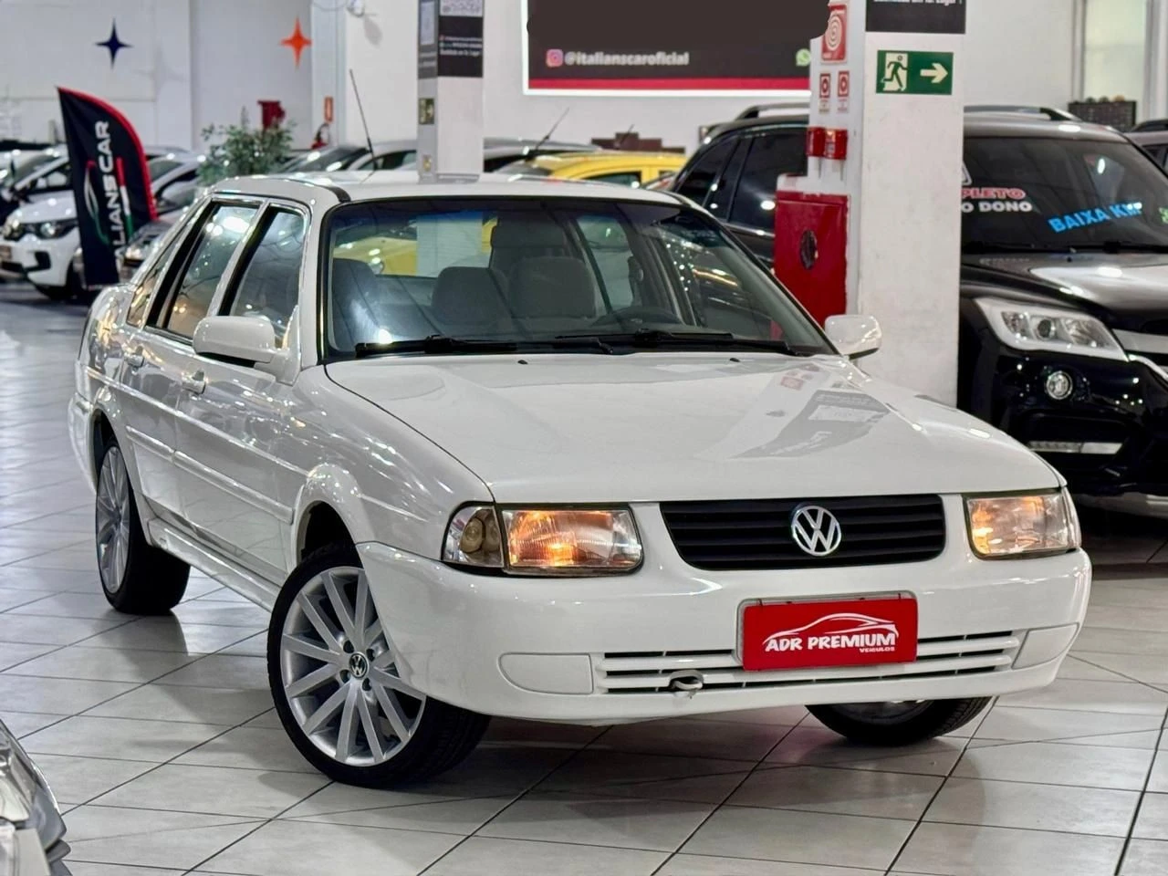 VOLKSWAGEN SANTANA