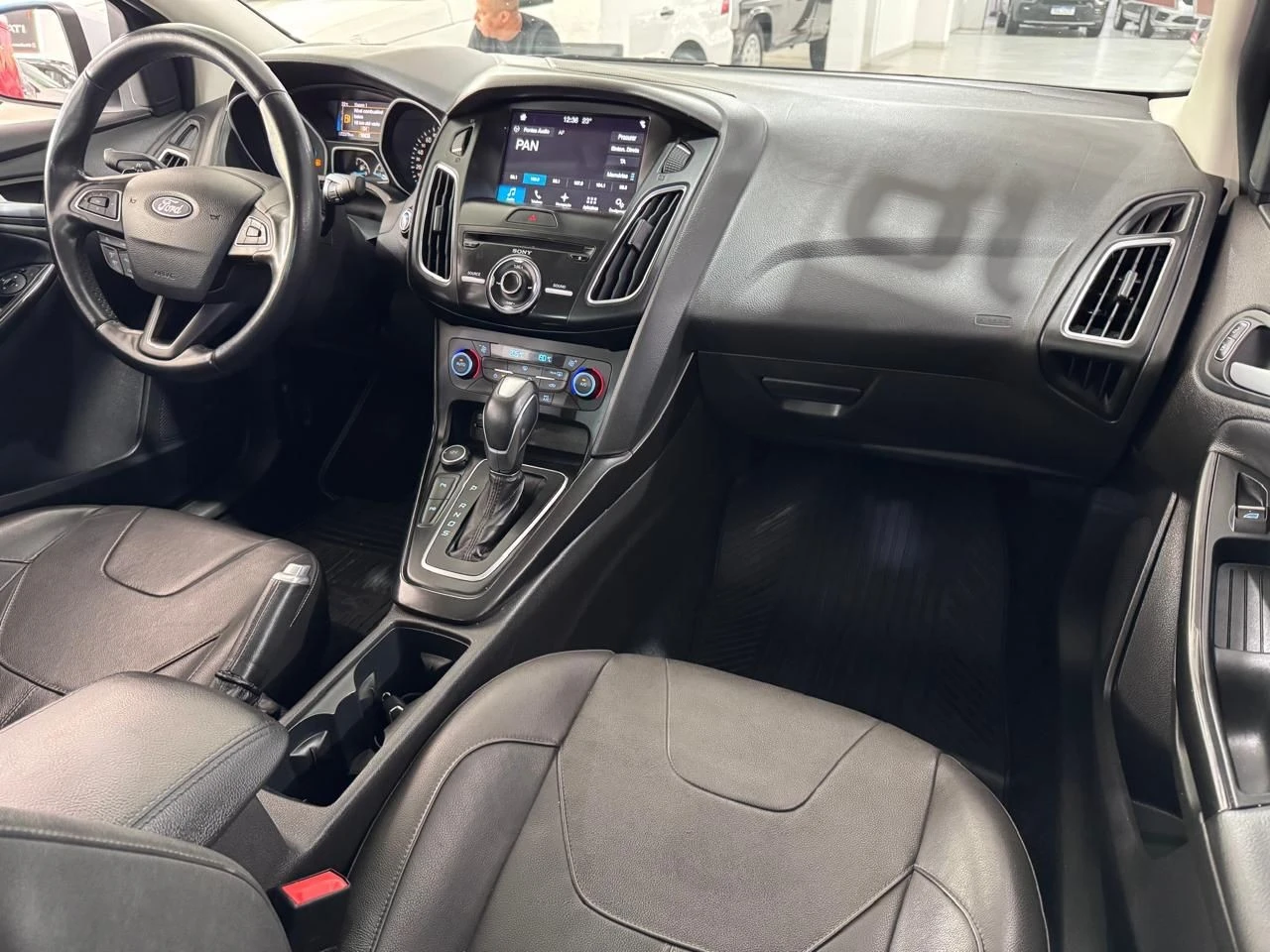 FORD FOCUS