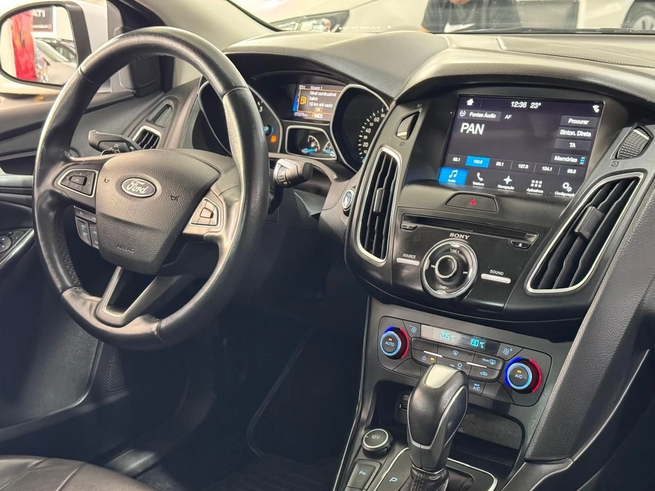 FORD FOCUS