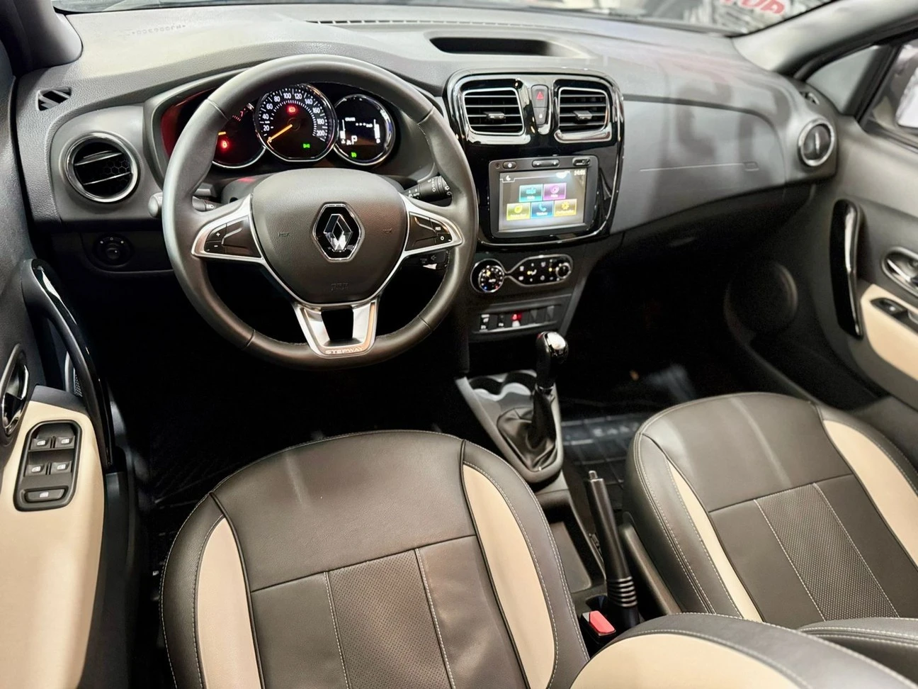 RENAULT DUSTER