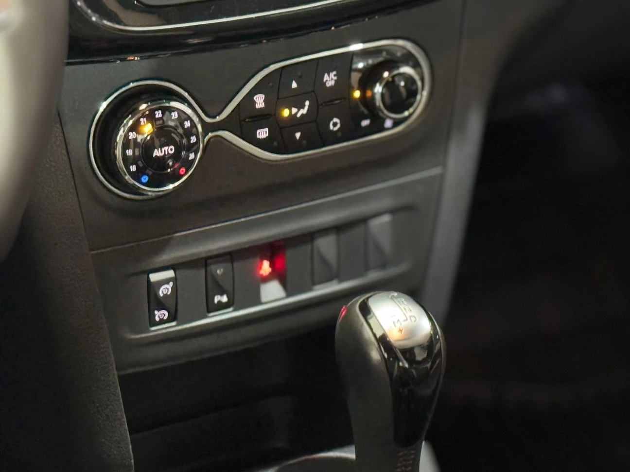 RENAULT DUSTER