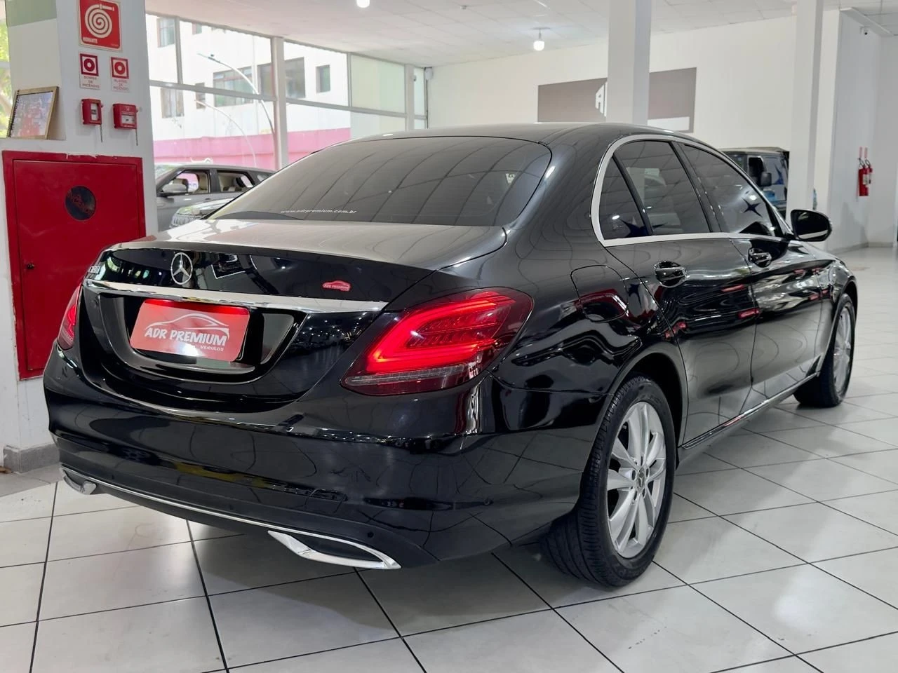 MERCEDES-BENZ C 180