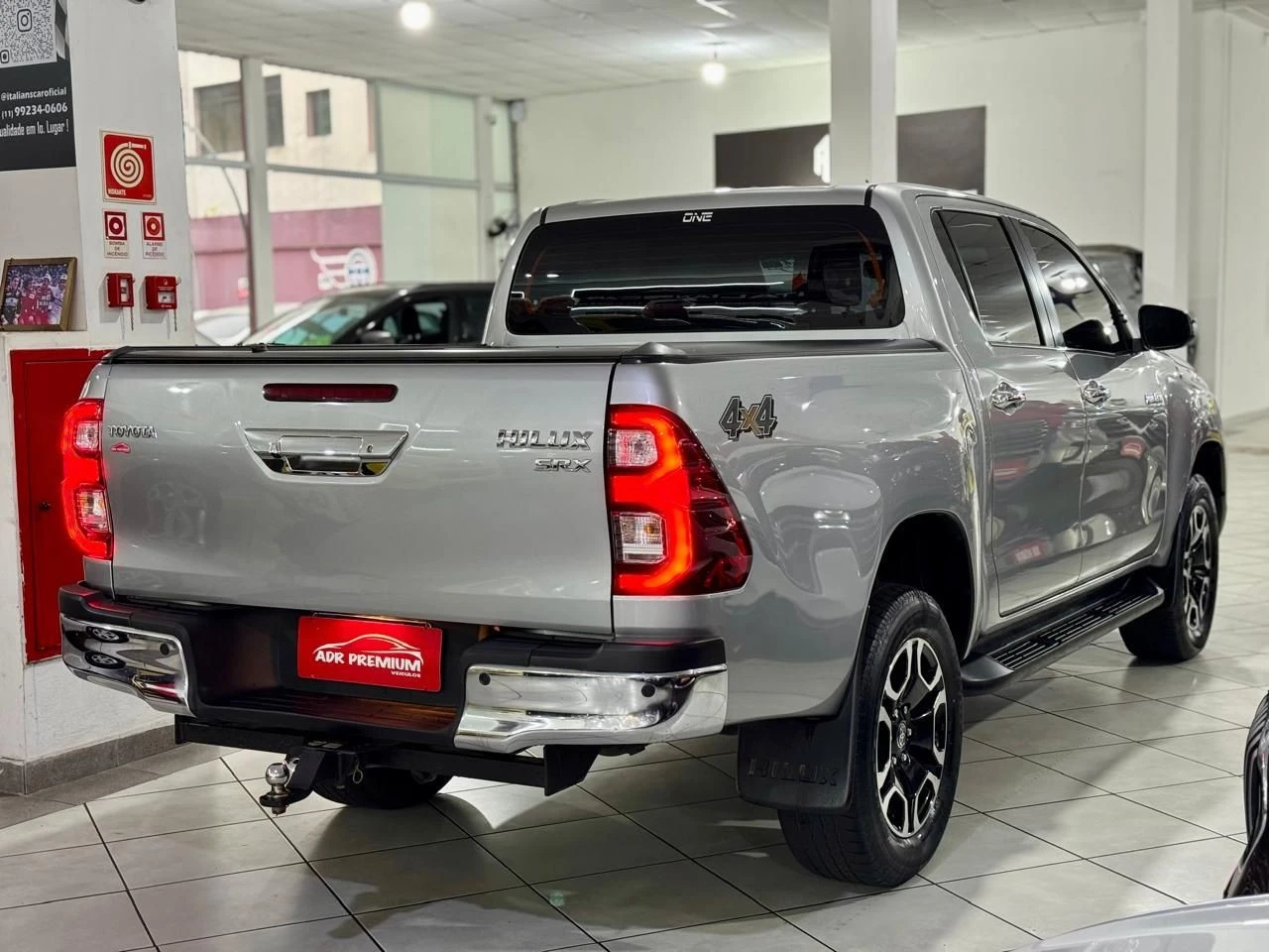 TOYOTA HILUX