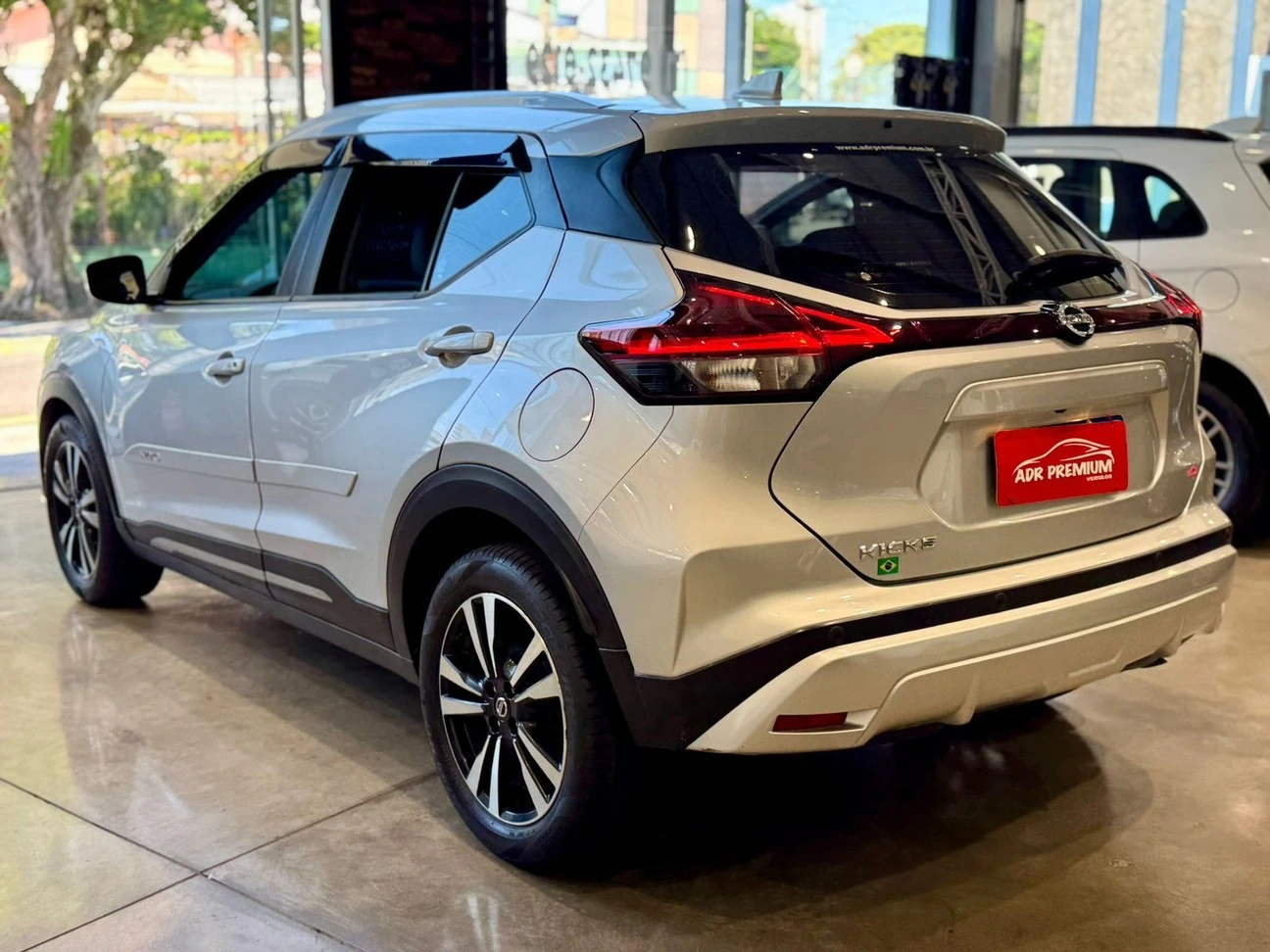 NISSAN KICKS