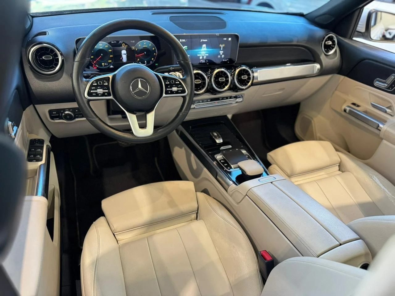 MERCEDES-BENZ GLB 200