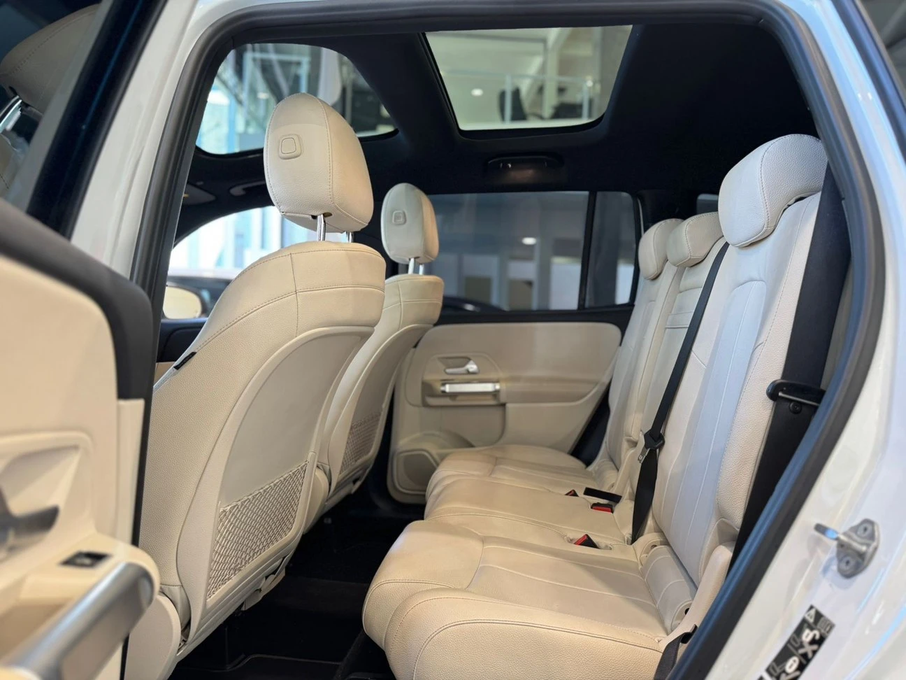 MERCEDES-BENZ GLB 200