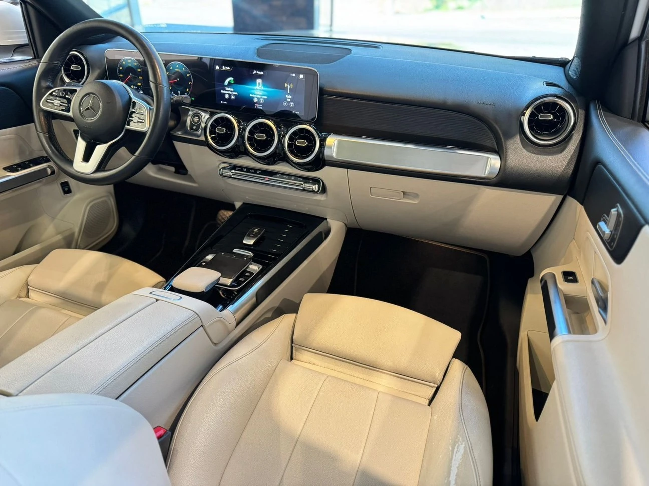 MERCEDES-BENZ GLB 200