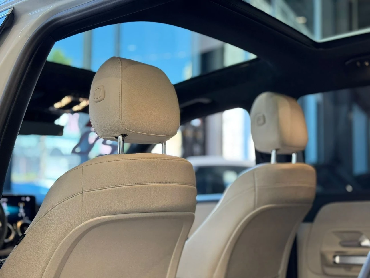 MERCEDES-BENZ GLB 200