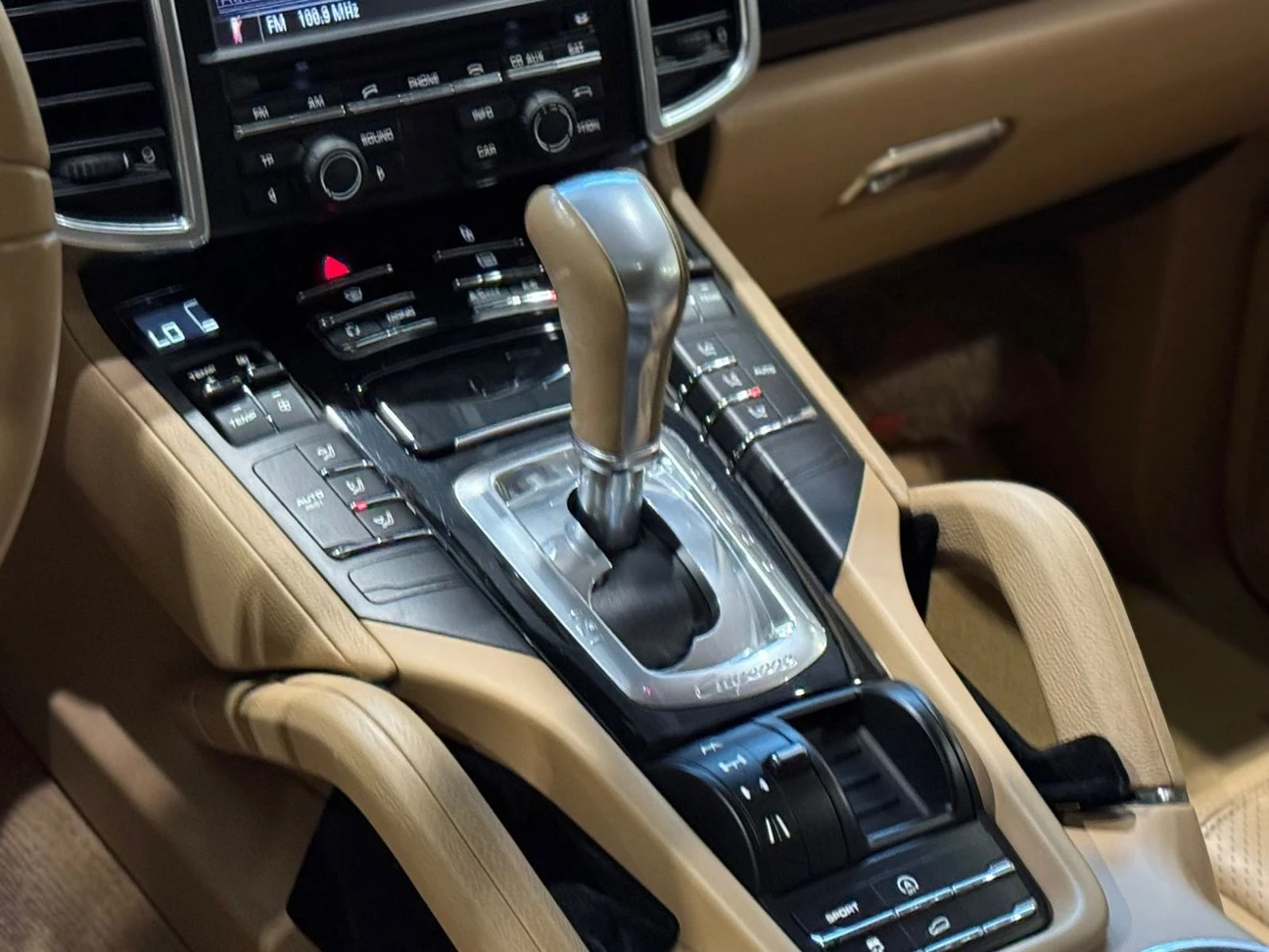 PORSCHE CAYENNE