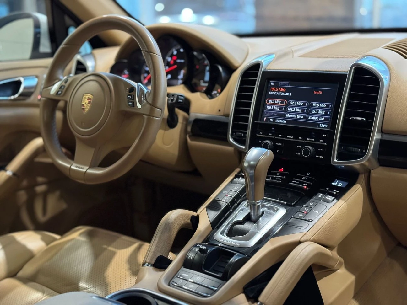PORSCHE CAYENNE