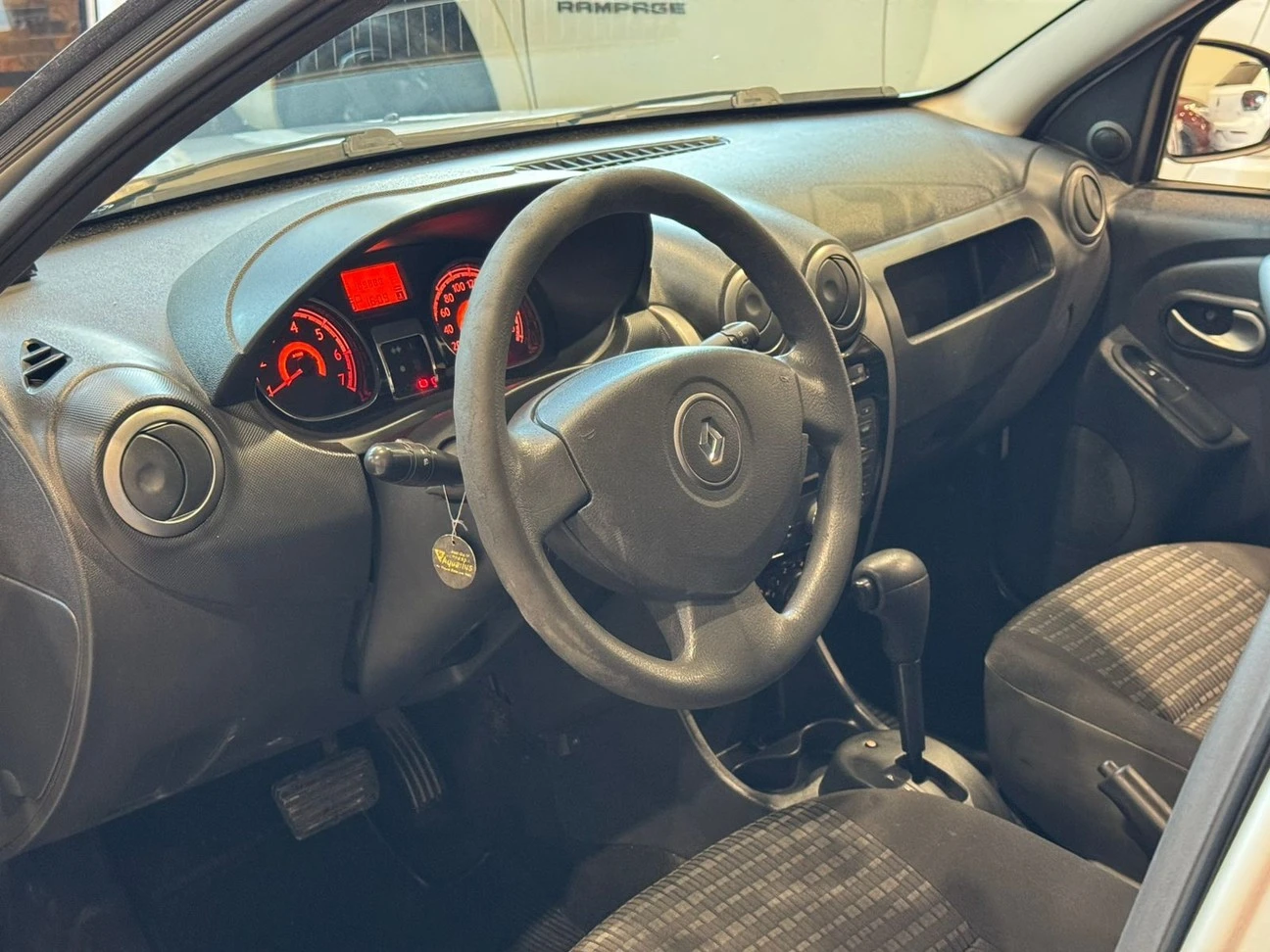 RENAULT SANDERO
