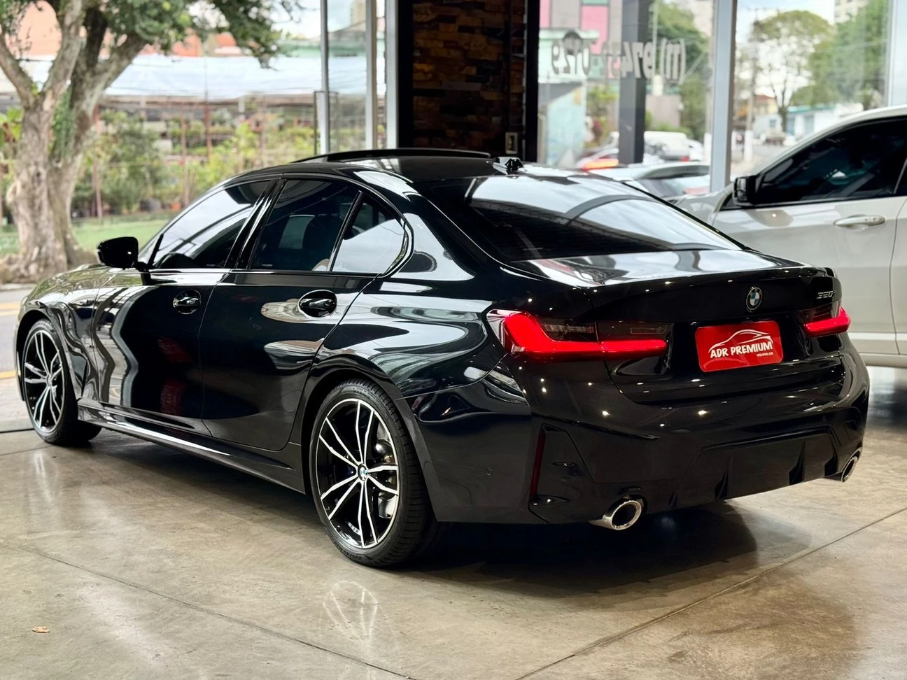 BMW 320i