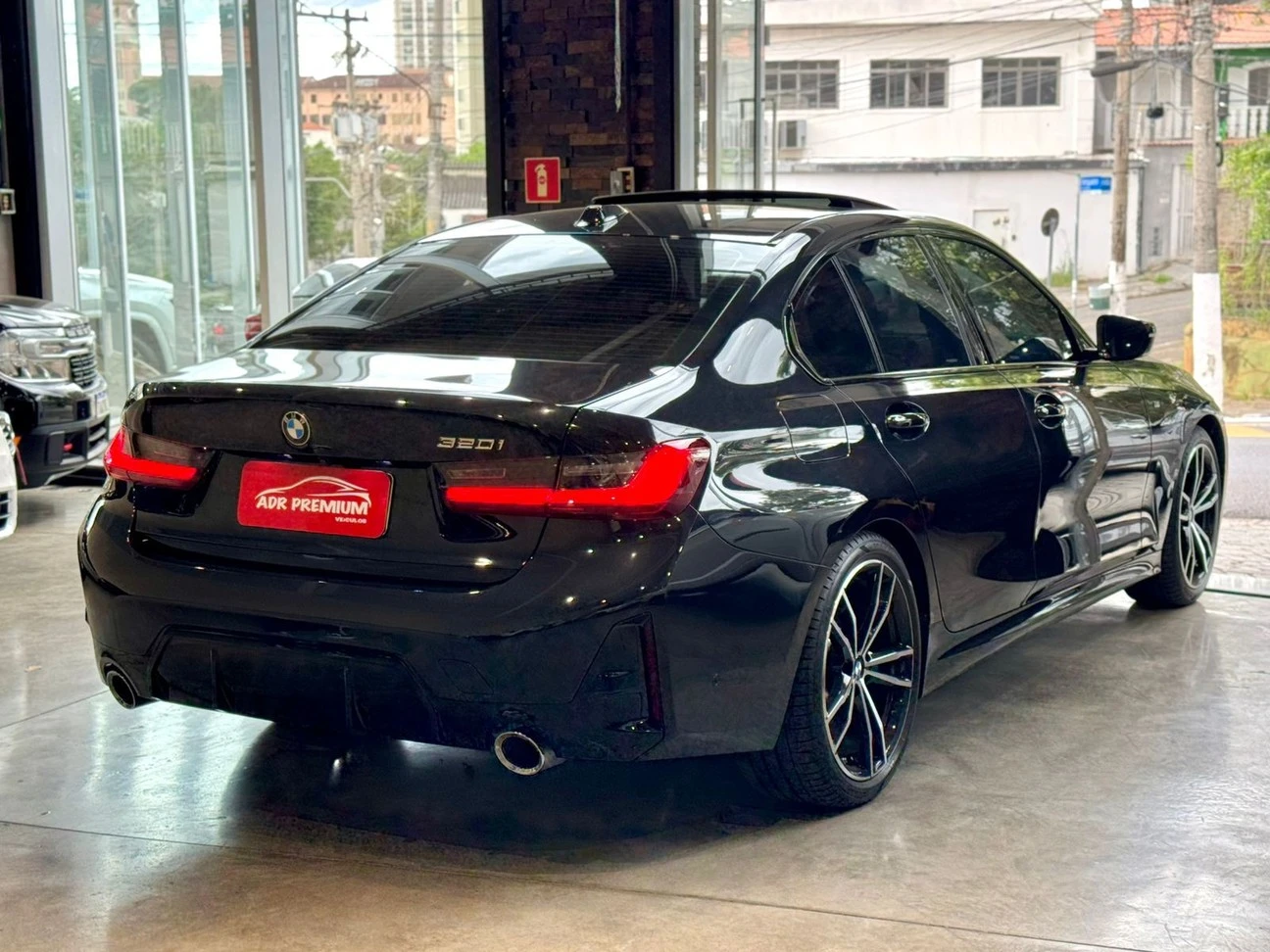 BMW 320i