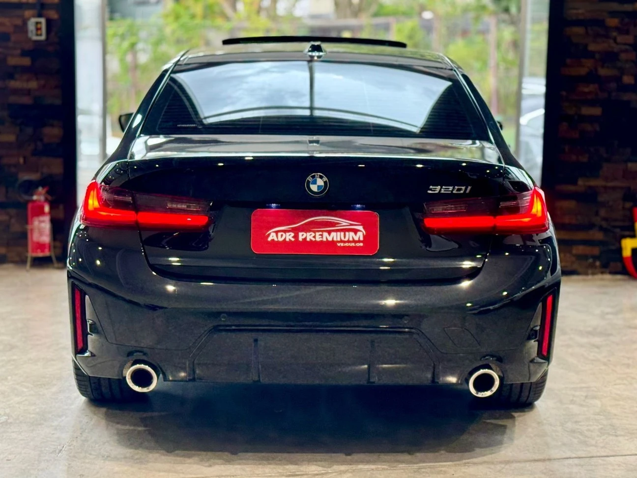 BMW 320i