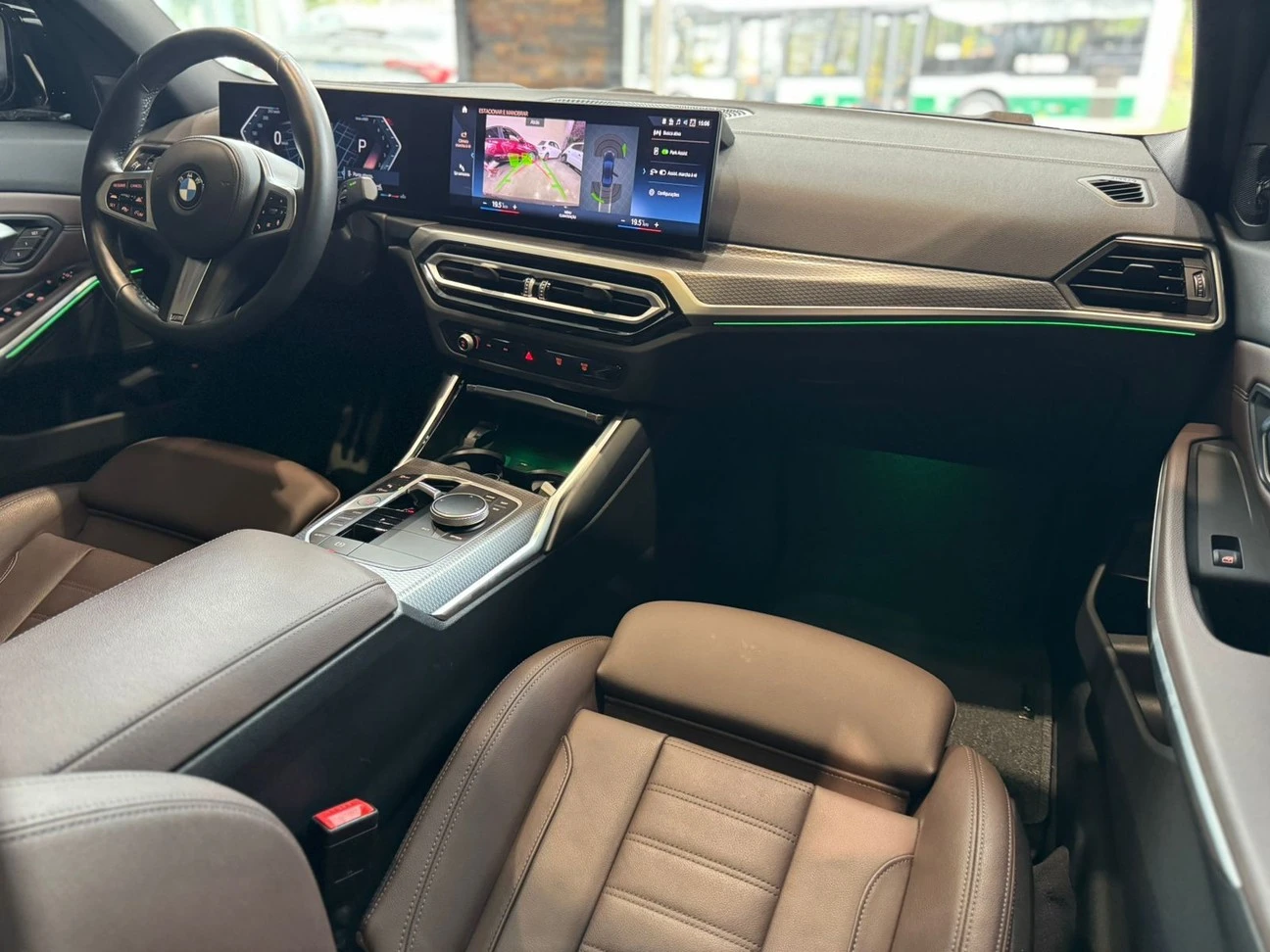 BMW 320i