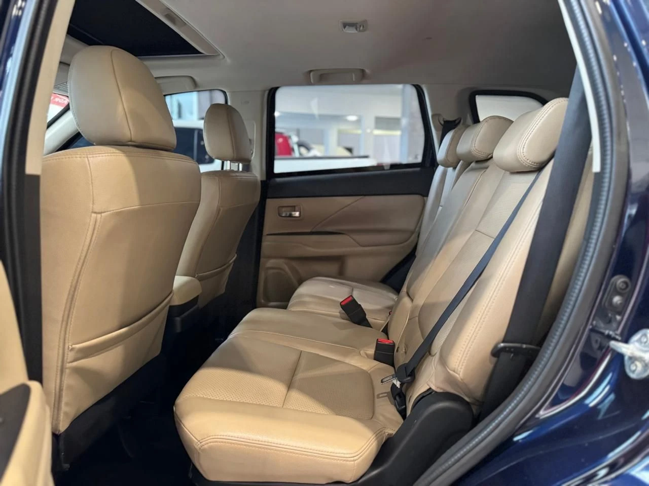 MITSUBISHI OUTLANDER