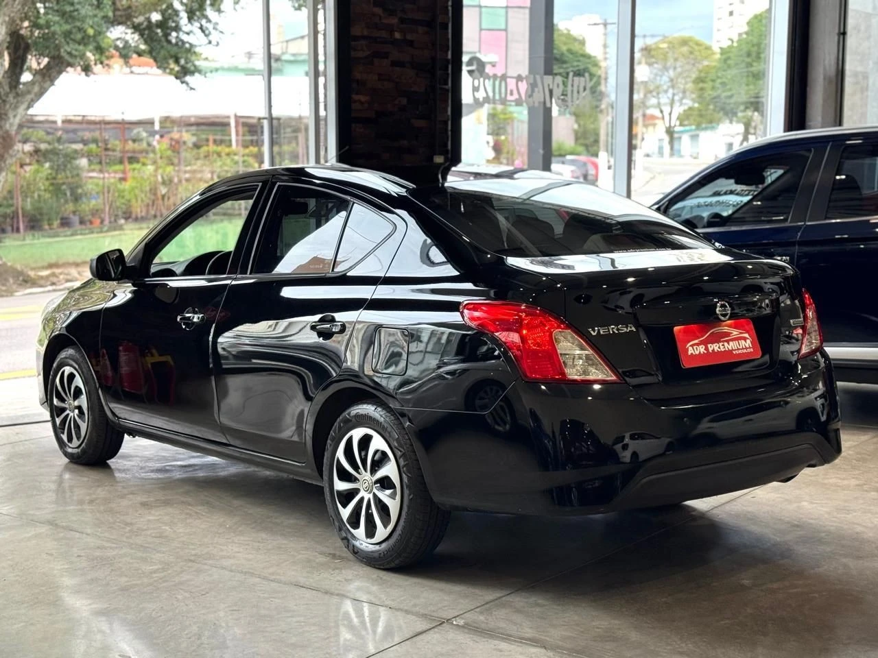 NISSAN VERSA