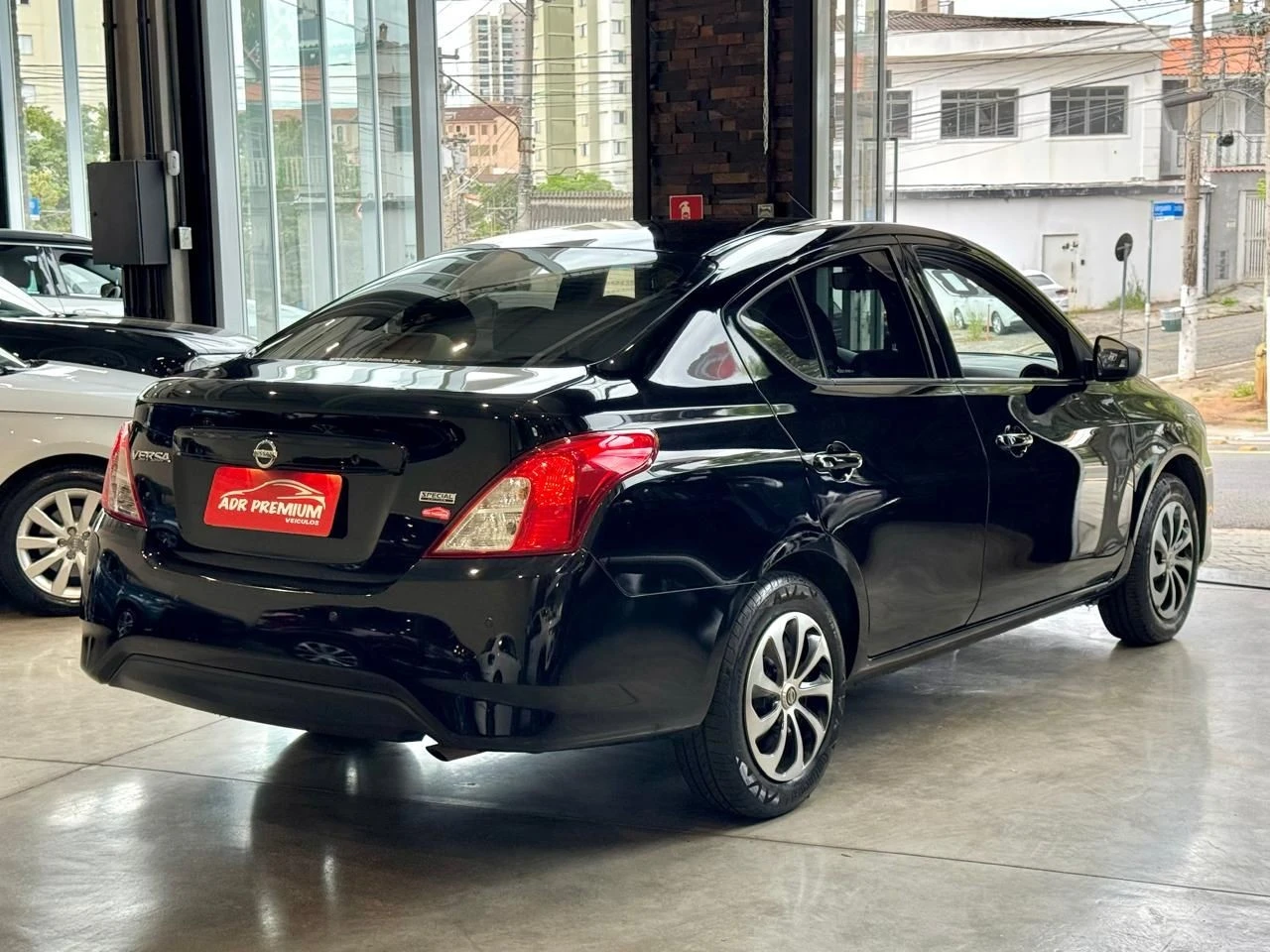 NISSAN VERSA