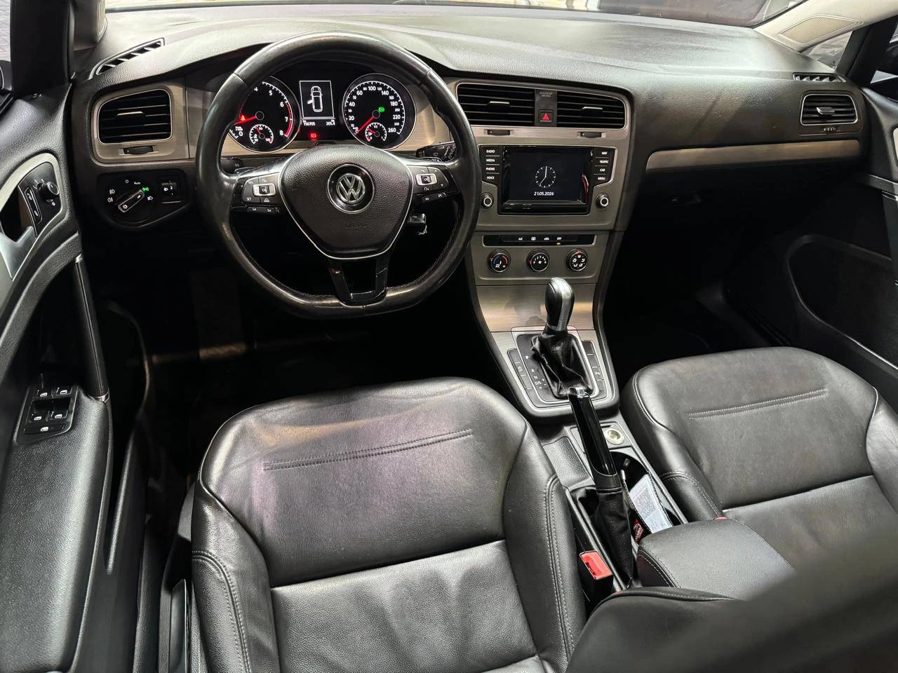 VOLKSWAGEN GOLF