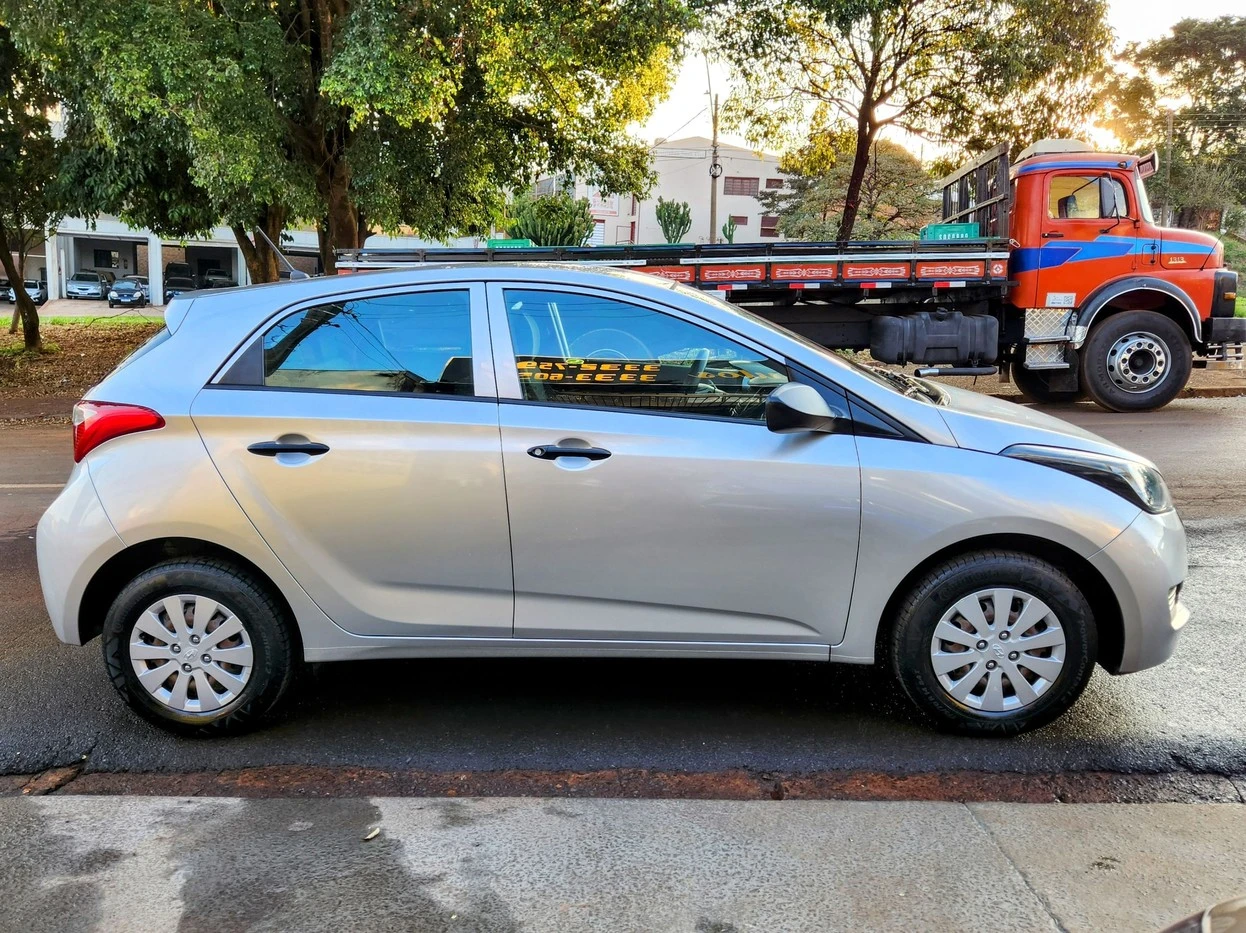 HYUNDAI HB20