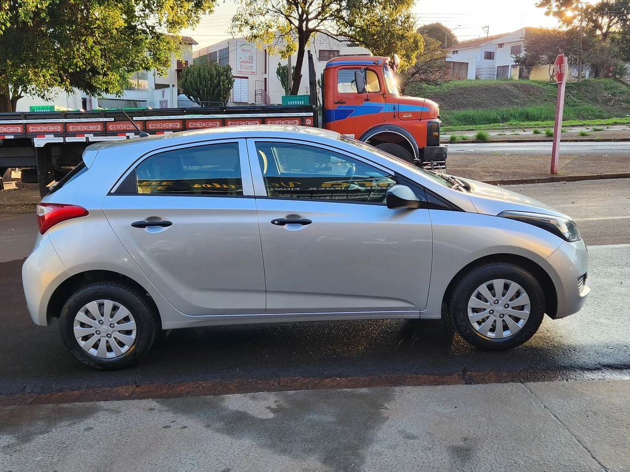 HYUNDAI HB20