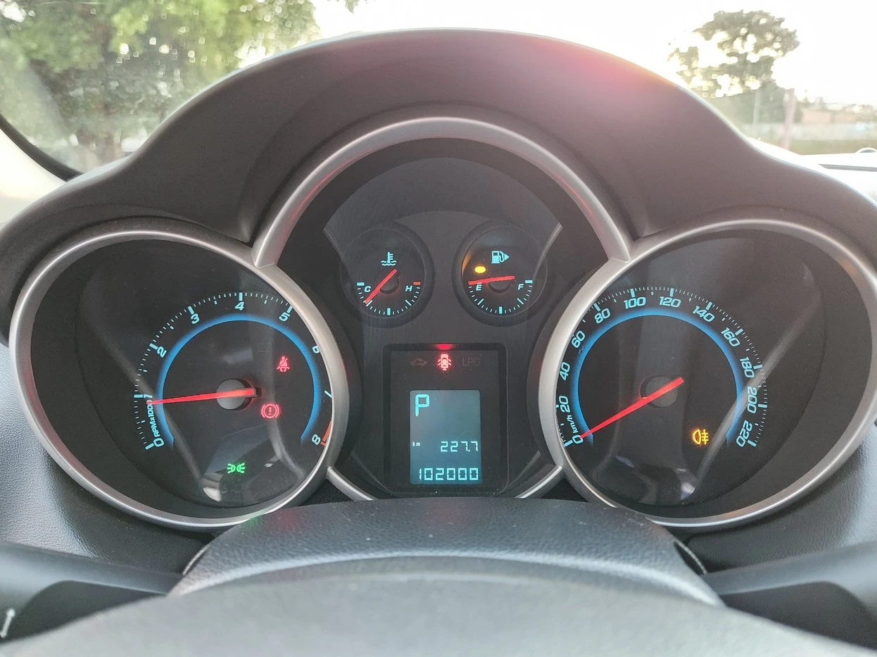 CHEVROLET CRUZE