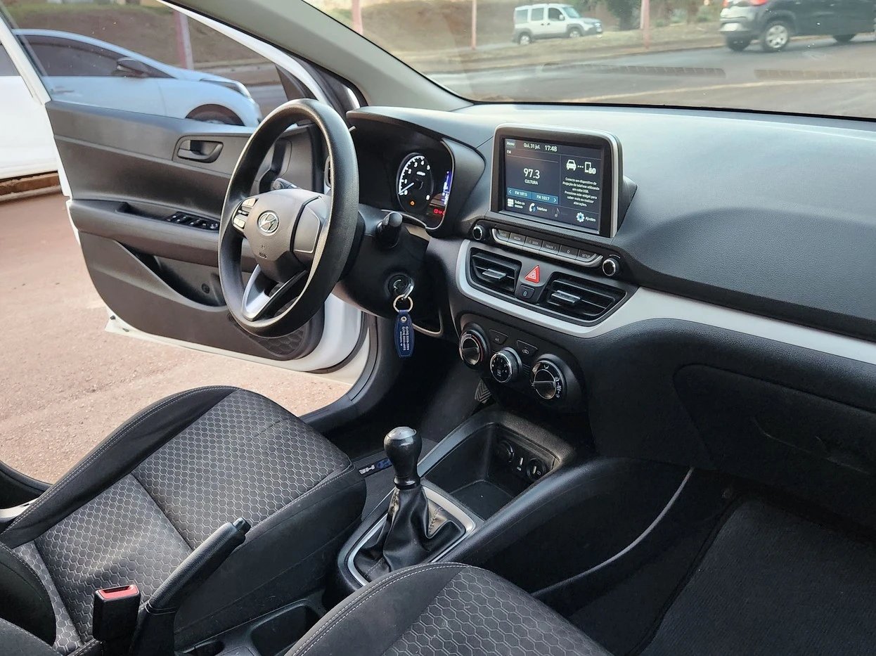 HYUNDAI HB20