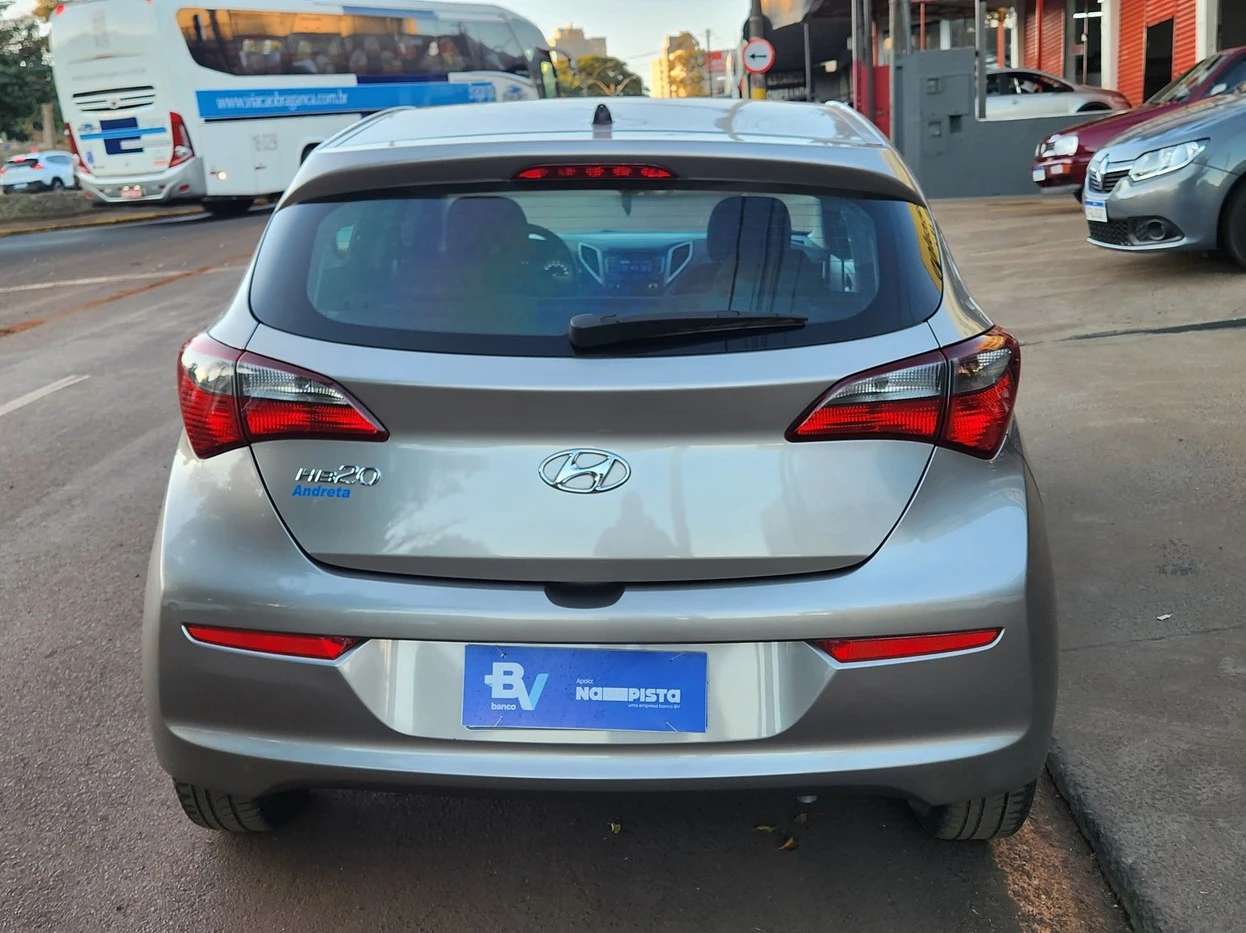 HYUNDAI HB20