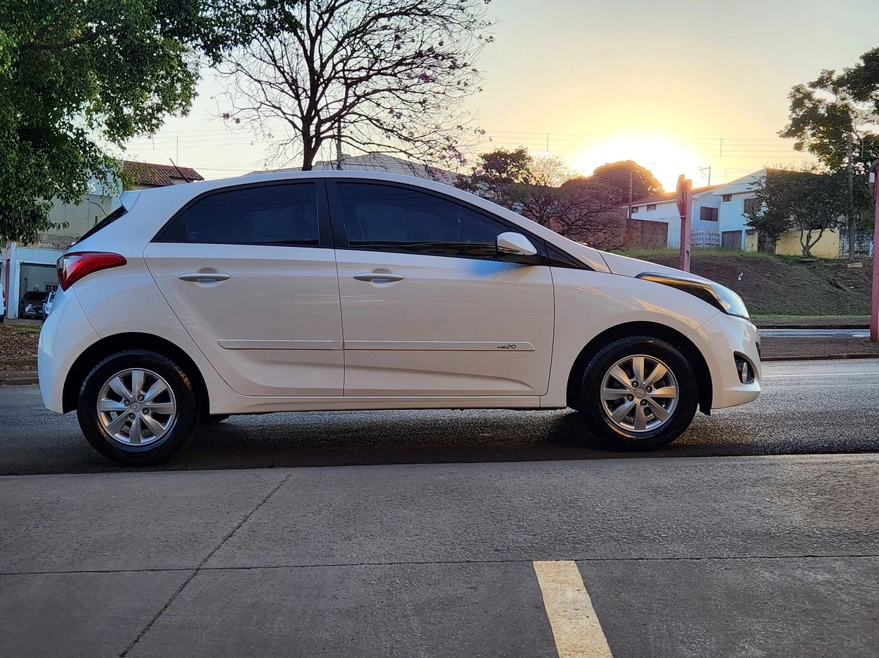 HYUNDAI HB20