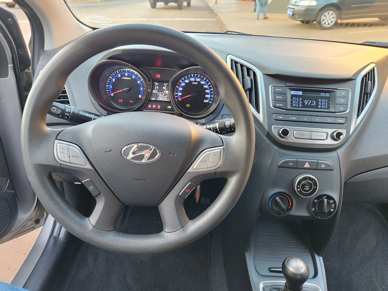 HYUNDAI HB20