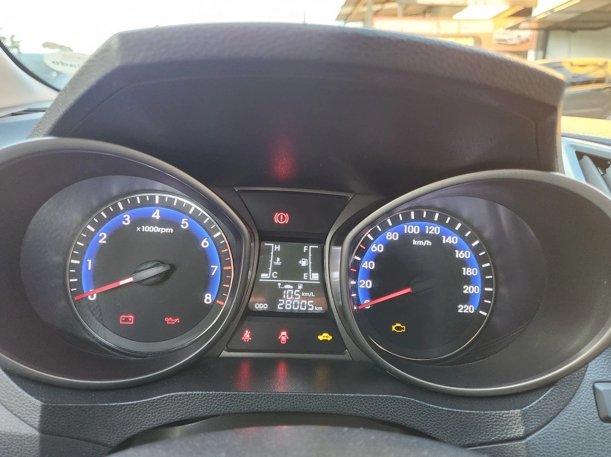 HYUNDAI HB20