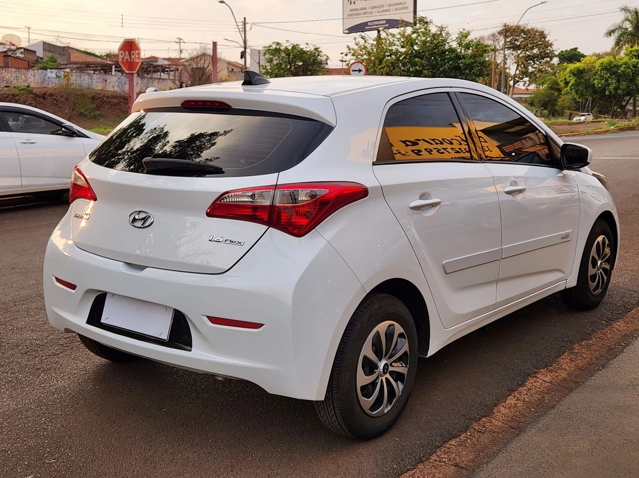 HYUNDAI HB20