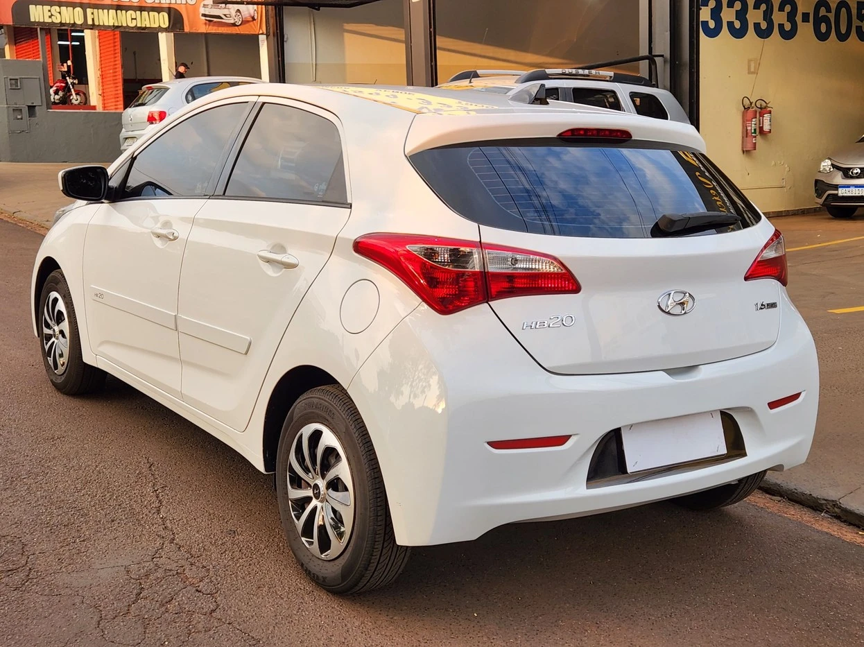 HYUNDAI HB20