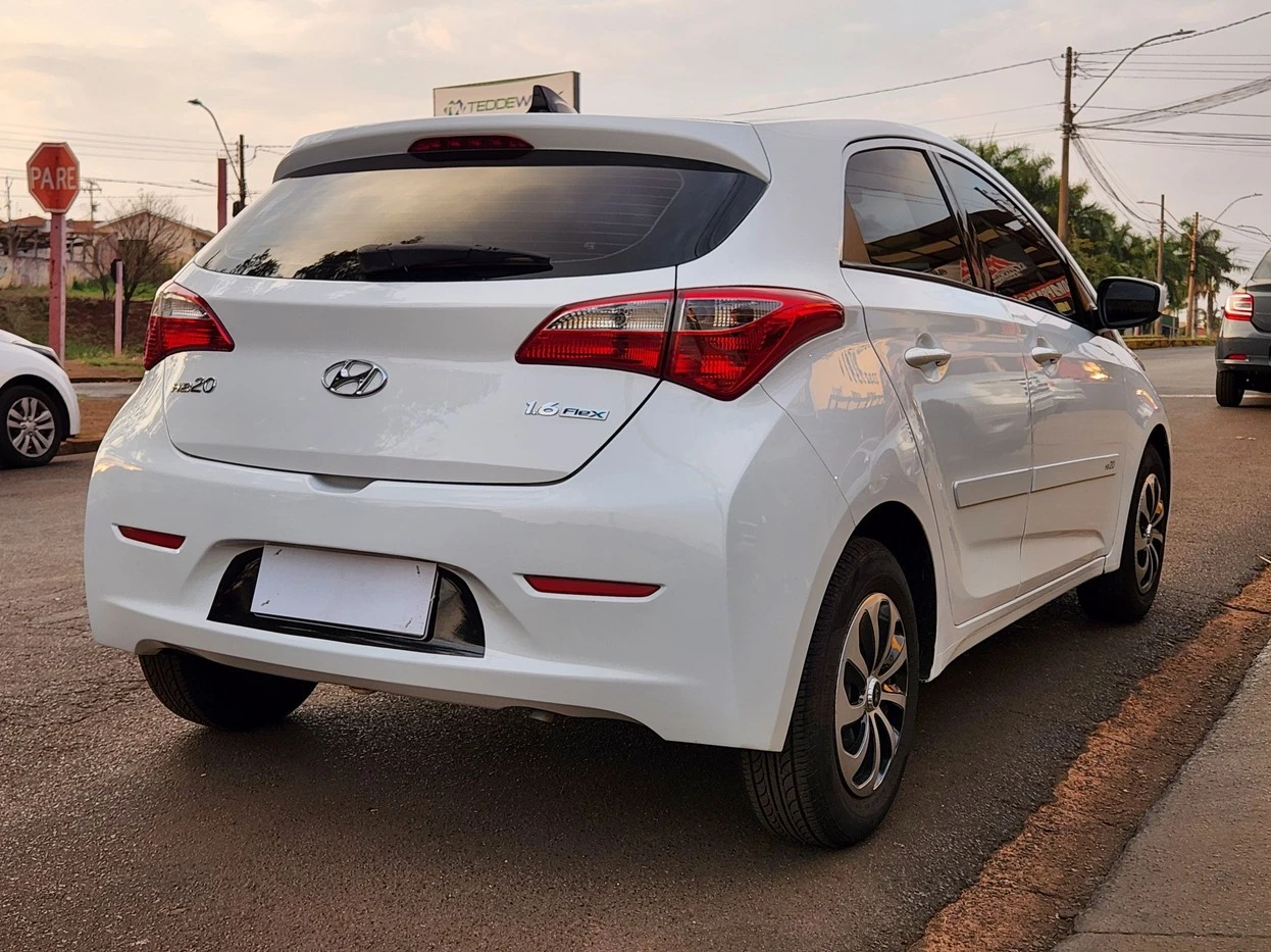 HYUNDAI HB20