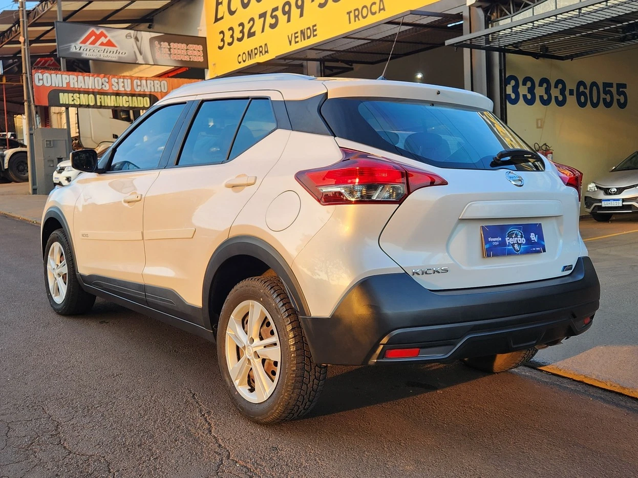 NISSAN KICKS