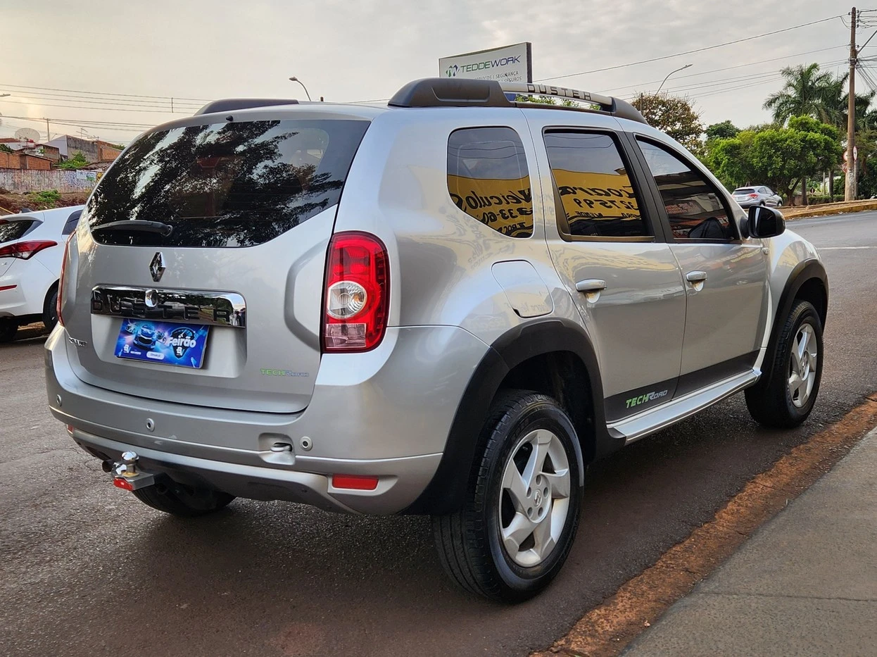 RENAULT DUSTER