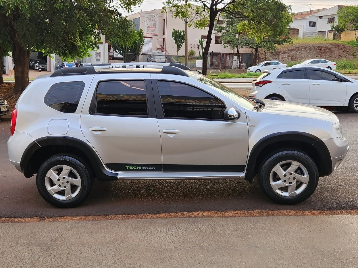 RENAULT DUSTER