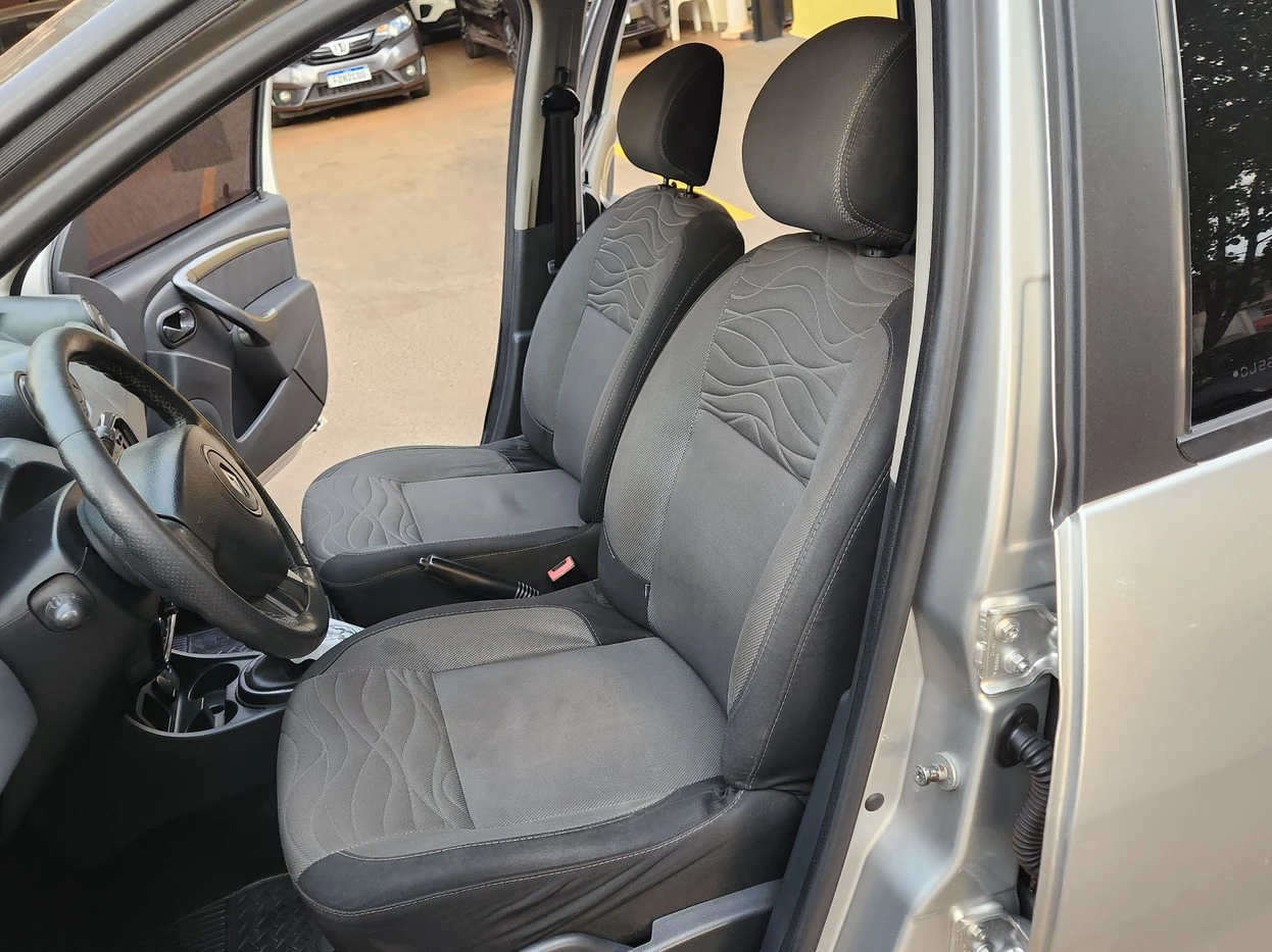 RENAULT DUSTER