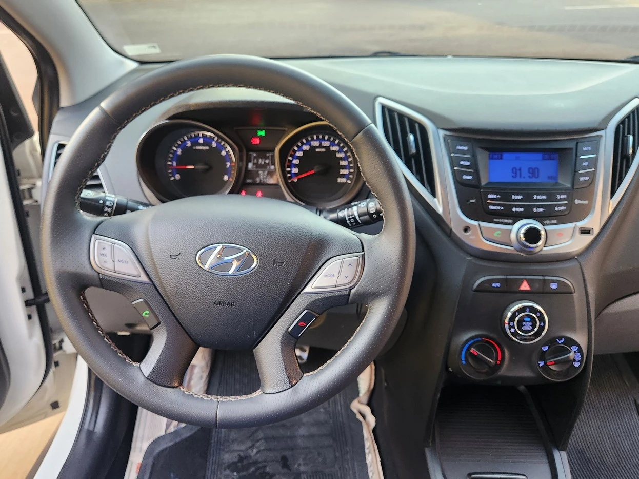 HYUNDAI HB20X
