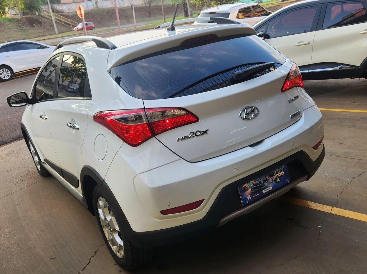 HYUNDAI HB20X