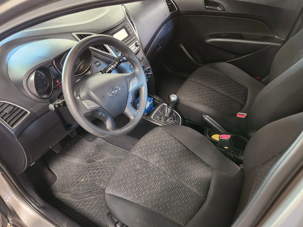 HYUNDAI HB20