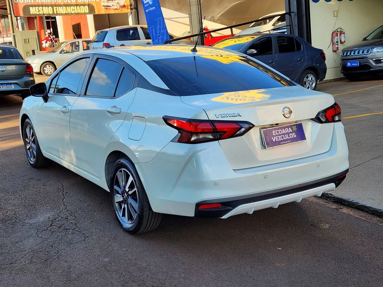 NISSAN VERSA