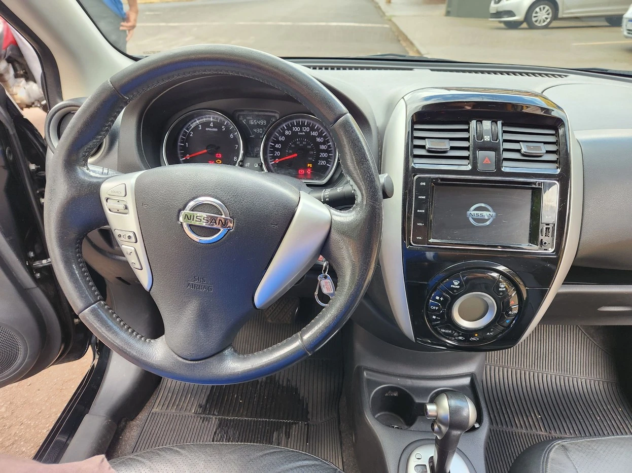 NISSAN VERSA