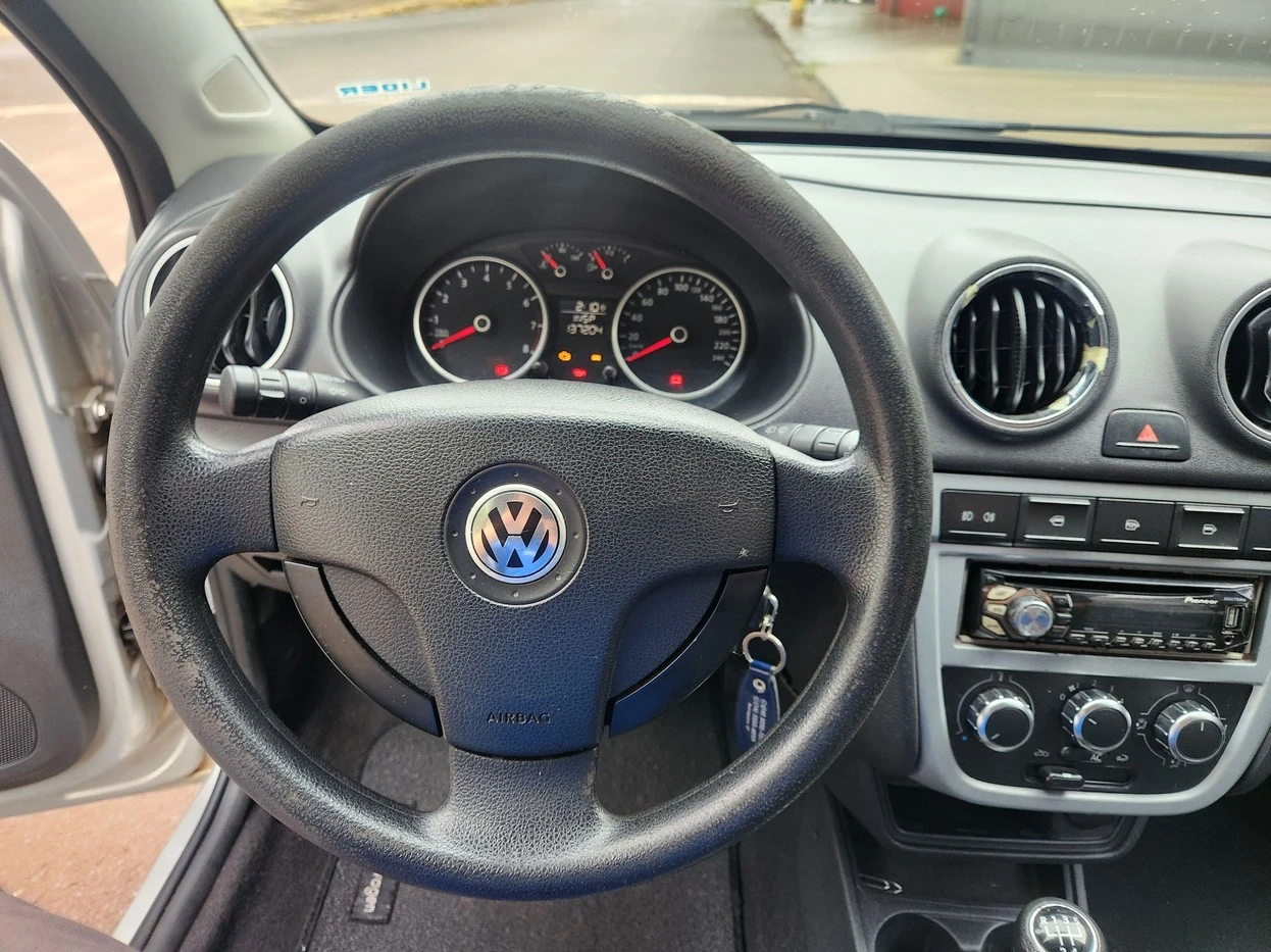 VOLKSWAGEN GOL